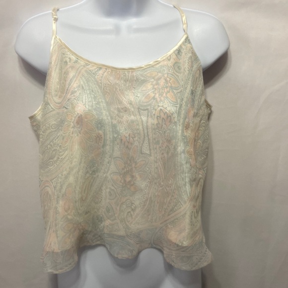 Valerie Stevens Tops - Valerie Stevens Silky Tank with a beautiful overlay